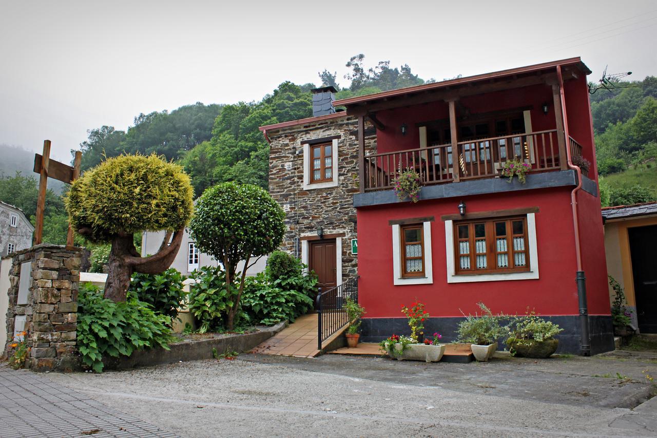 Apartamentos El Llago Boal Bagian luar foto