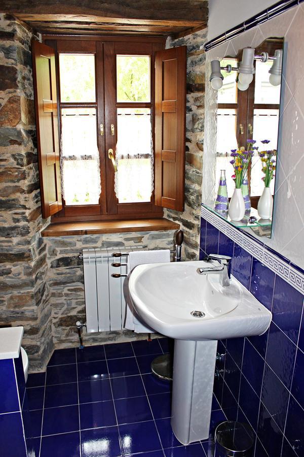 Apartamentos El Llago Boal Bagian luar foto