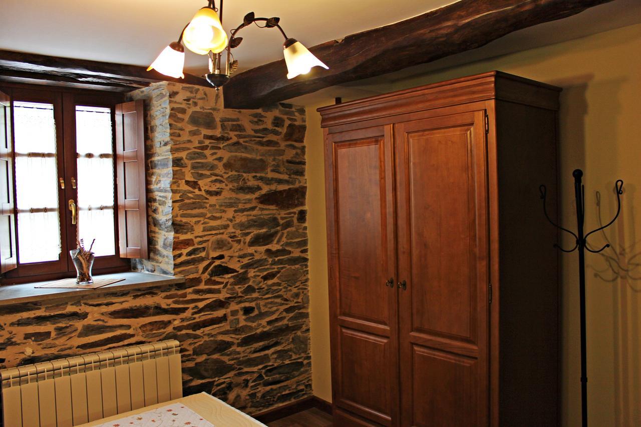 Apartamentos El Llago Boal Bagian luar foto