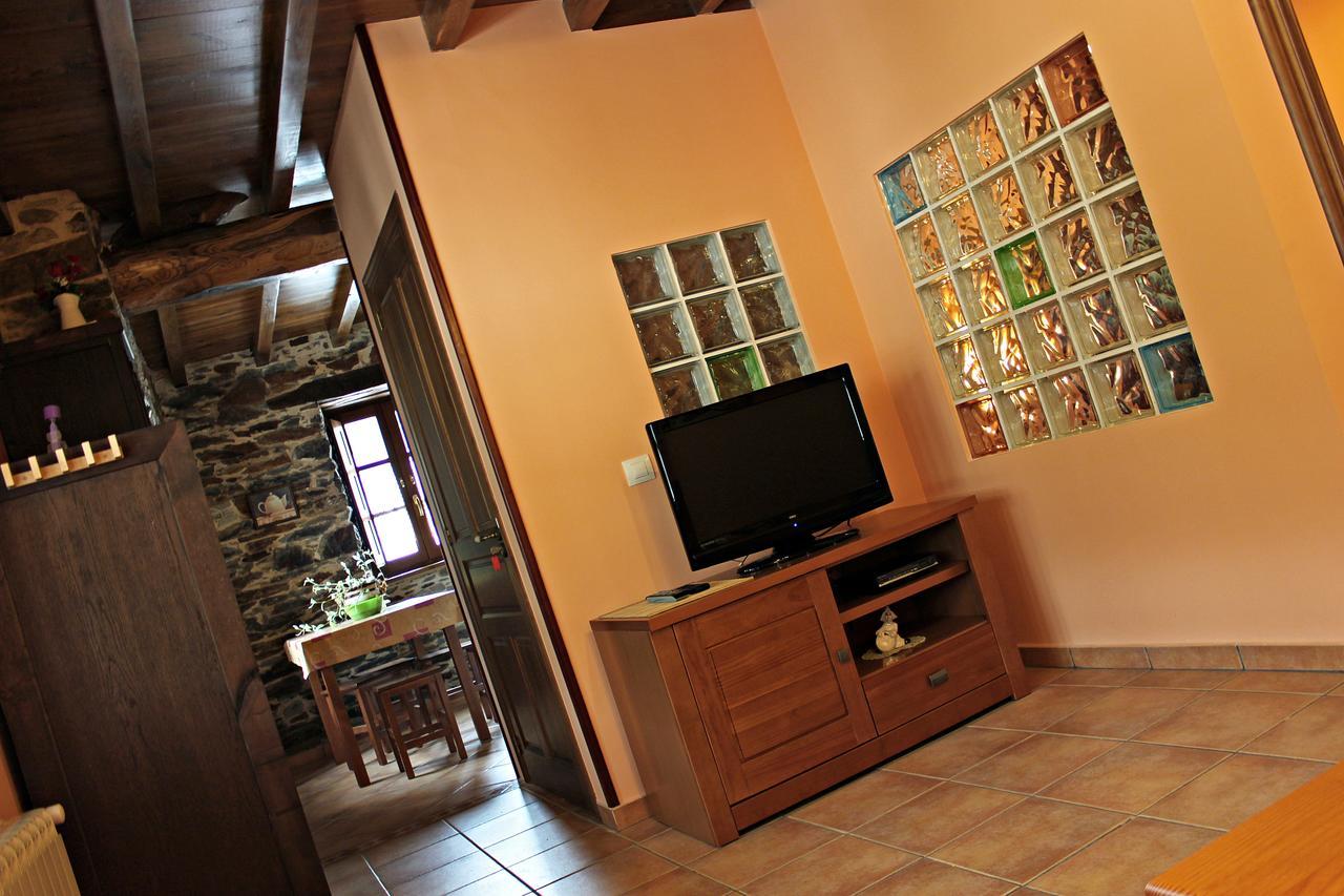 Apartamentos El Llago Boal Bagian luar foto