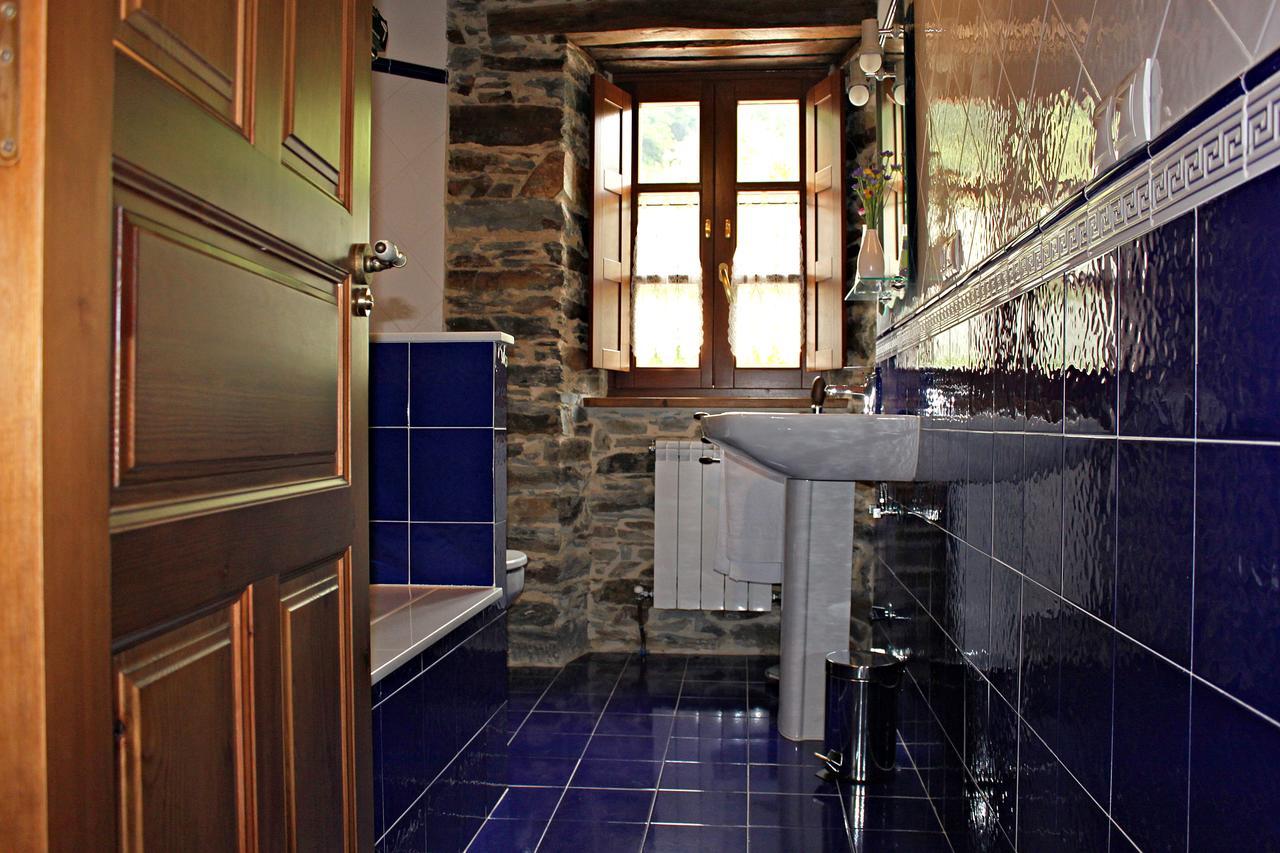 Apartamentos El Llago Boal Bagian luar foto
