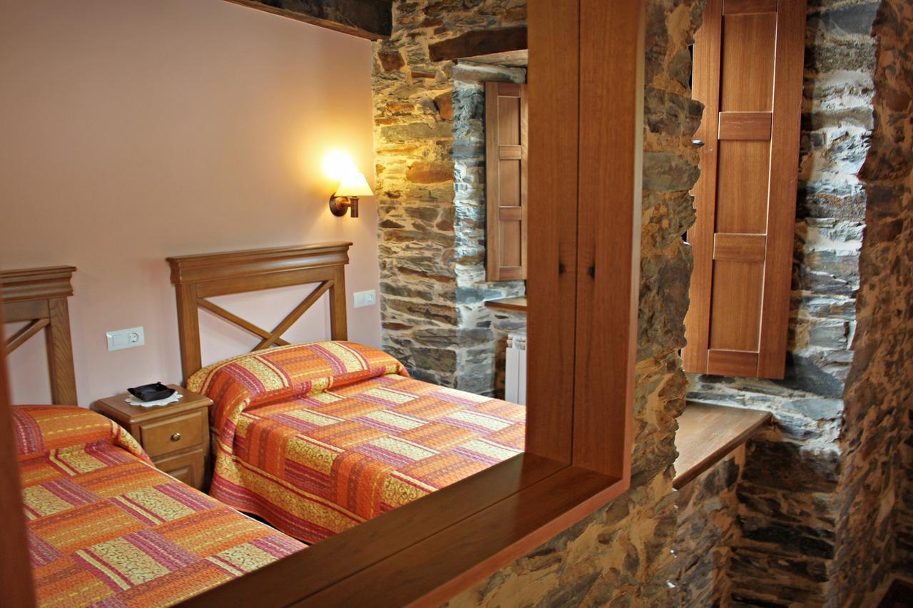 Apartamentos El Llago Boal Bagian luar foto