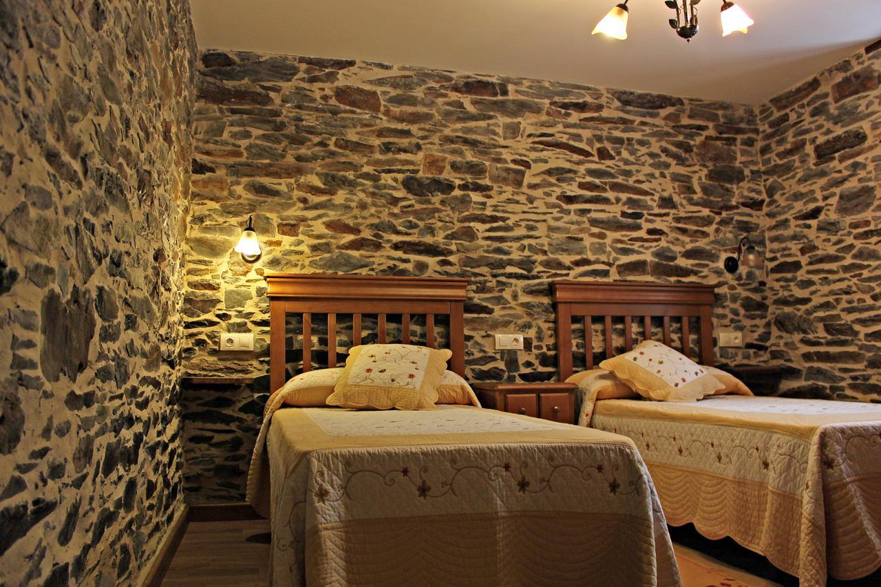 Apartamentos El Llago Boal Bagian luar foto